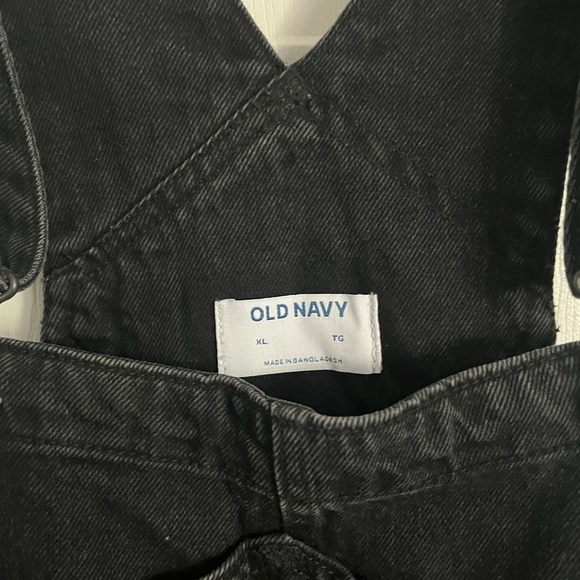 Old Navy Overall Shorts - Picture 3 of 3